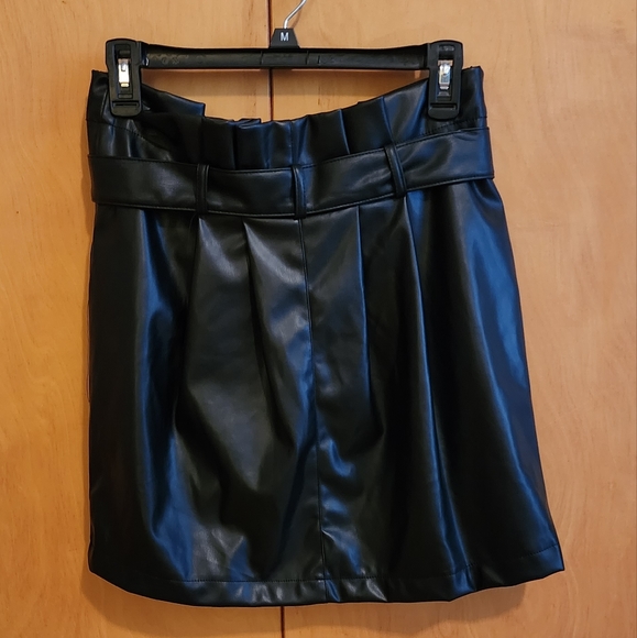 Faux Pleated Leather Skirt - Picture 3 of 3